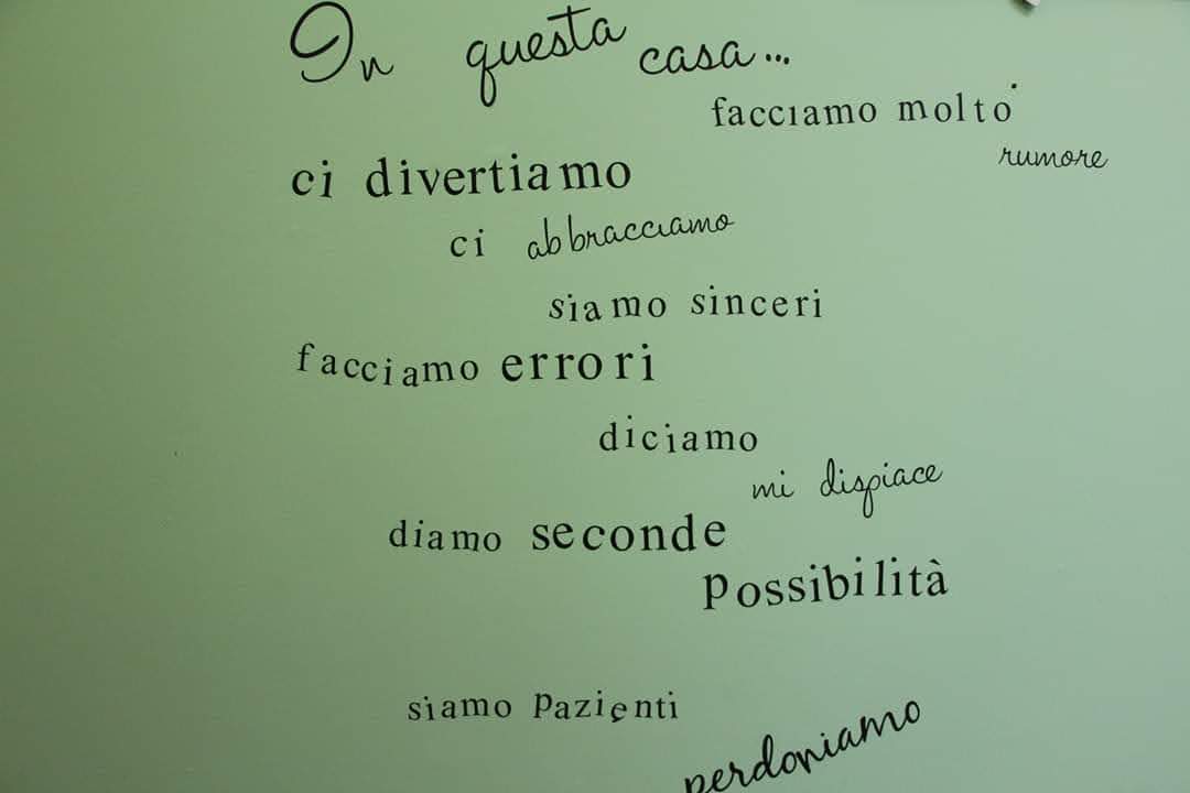 Il nostro motto scritto sulla parete